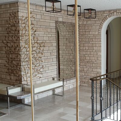 Blattwerk-Verzierung aus Betonstahl und geschmiedeten Blättern