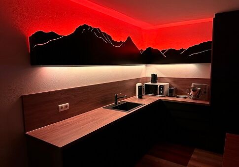 Küchenlampe mit RGB-Beleuchtung